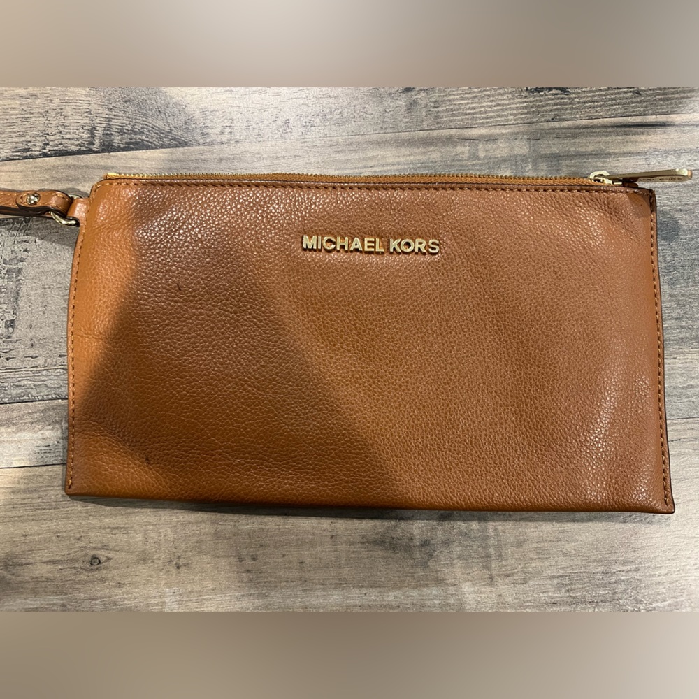 Michael Kors Jet Set Charm Wristlet – Large Brown Leather